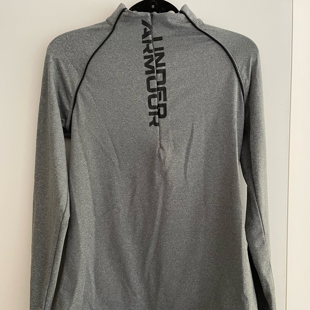 Under armour long sleeve 1/4 zip size M